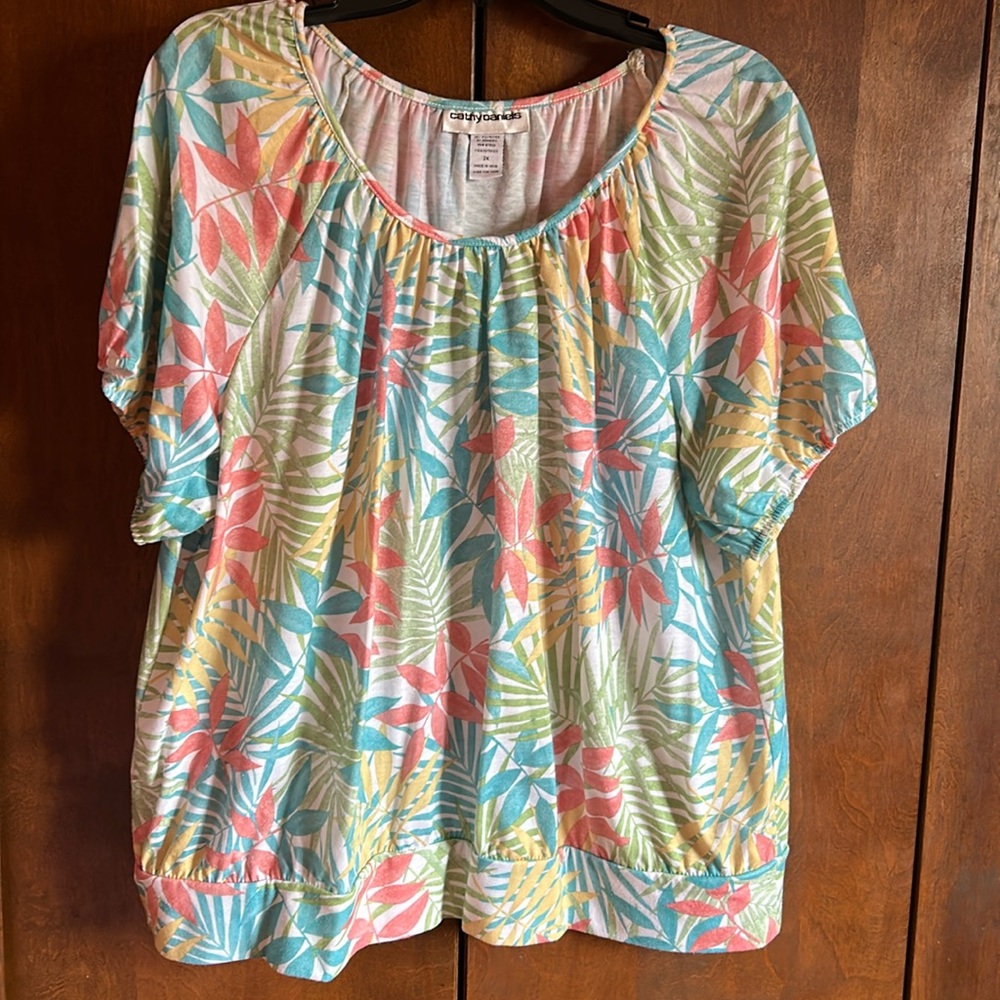 Very summer-y! And comfy. Woman’s blouse. Size 2X.